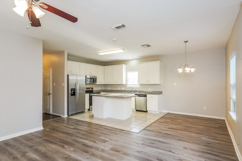 1,960/Mo, 21302 Berry Ridge Lane Tomball, TX 77375 Living Room View