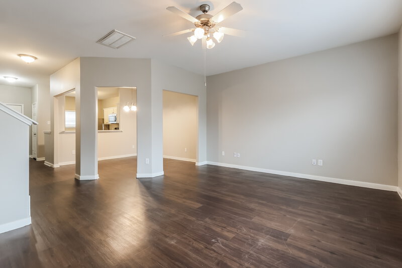 2,220/Mo, 29050 Village Creek Loop Spring, TX 77386 Living Room View 3