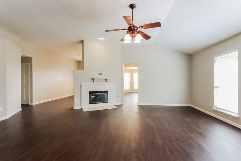 1,920/Mo, 20722 Lake Park Trail Humble, TX 77346 Living Room View