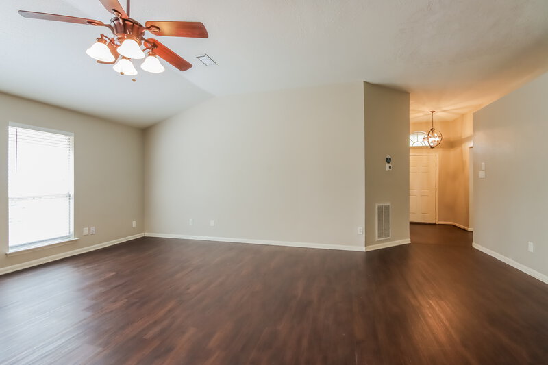 1,920/Mo, 20722 Lake Park Trail Humble, TX 77346 Living Room View 2