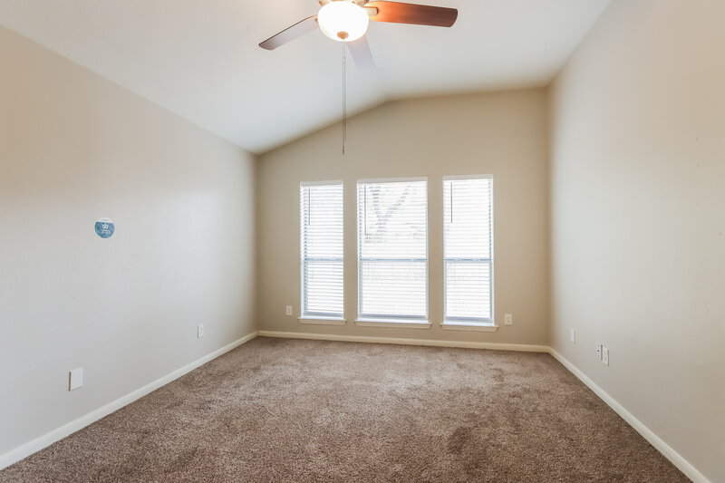 1,920/Mo, 20722 Lake Park Trail Humble, TX 77346 Main Bedroom View 2