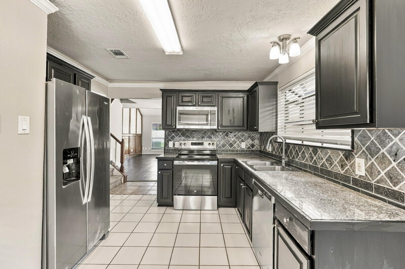 1,905/Mo, 7722 High Village Drive Houston, TX 77095 Kitchen View 2