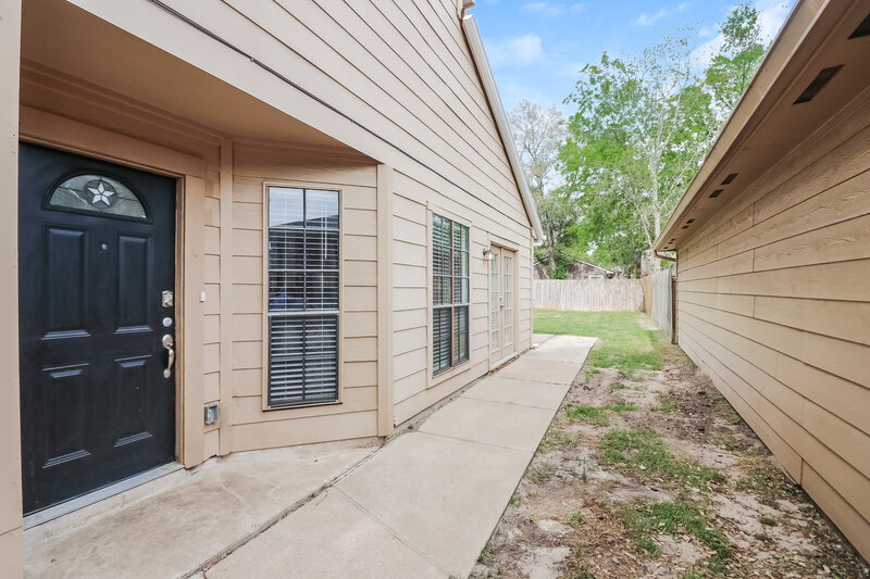 1,905/Mo, 7722 High Village Drive Houston, TX 77095 Rear View
