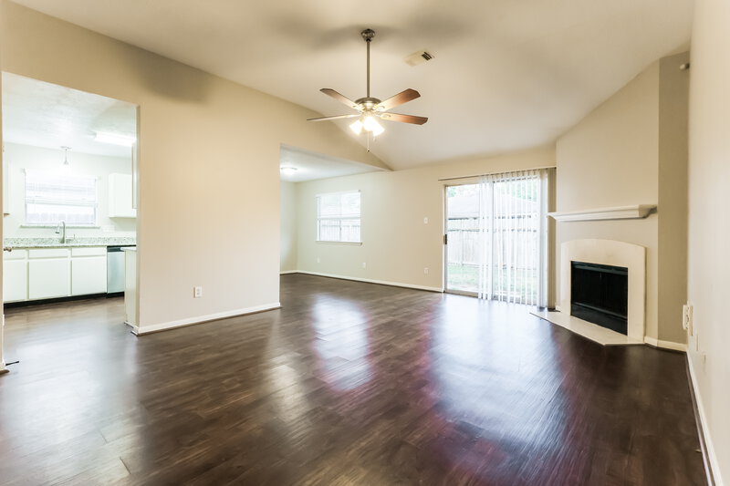 1,980/Mo, 28906 Loddington Street Spring, TX 77386 Living Room View 2