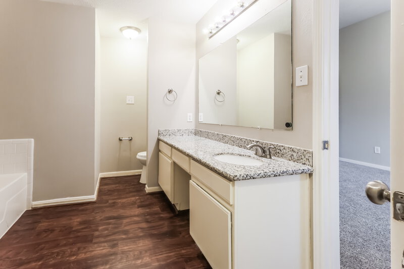 1,980/Mo, 28906 Loddington Street Spring, TX 77386 Main Bathroom View 2
