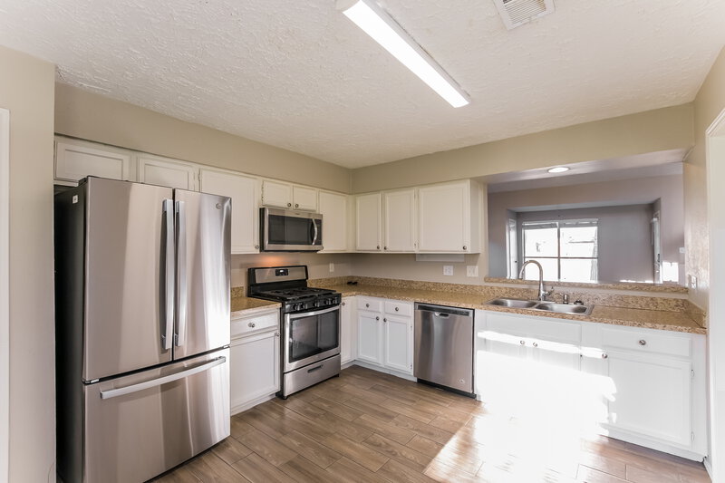1,900/Mo, 18091 Forest Cedars Drive Houston, TX 77084 Kitchen View 2