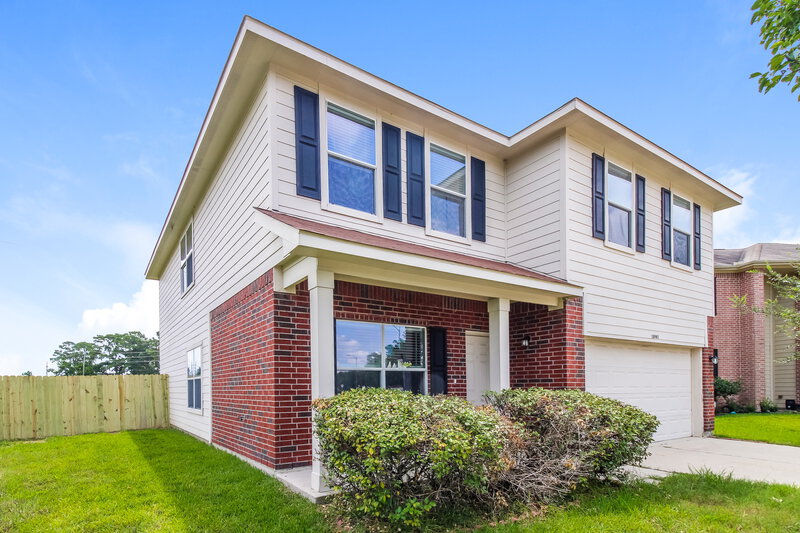 3,000/Mo, 18902 Bressingham Drive Tomball, TX 77375 Front View 2