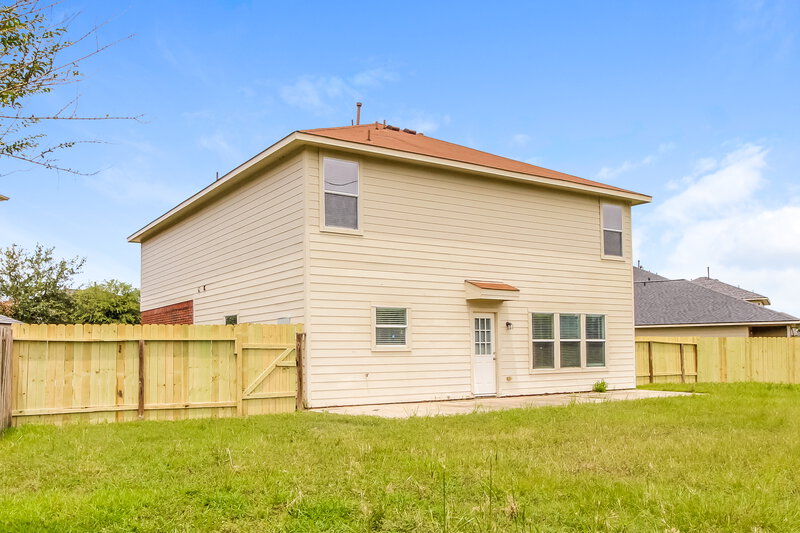3,000/Mo, 18902 Bressingham Drive Tomball, TX 77375 Rear View