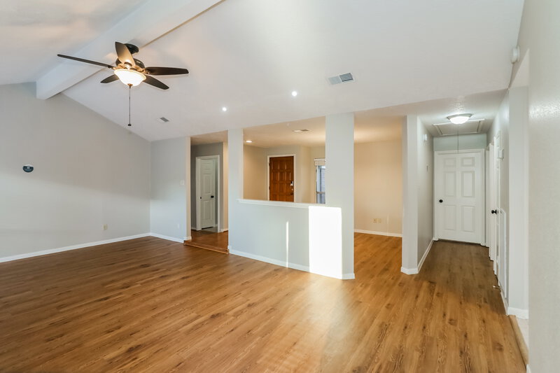 1,975/Mo, 1214 Strawberry Park Lane Katy, TX 77450 Living Room View 2