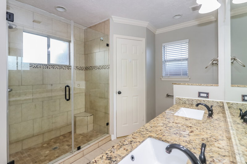 1,975/Mo, 1214 Strawberry Park Lane Katy, TX 77450 Main Bathroom View
