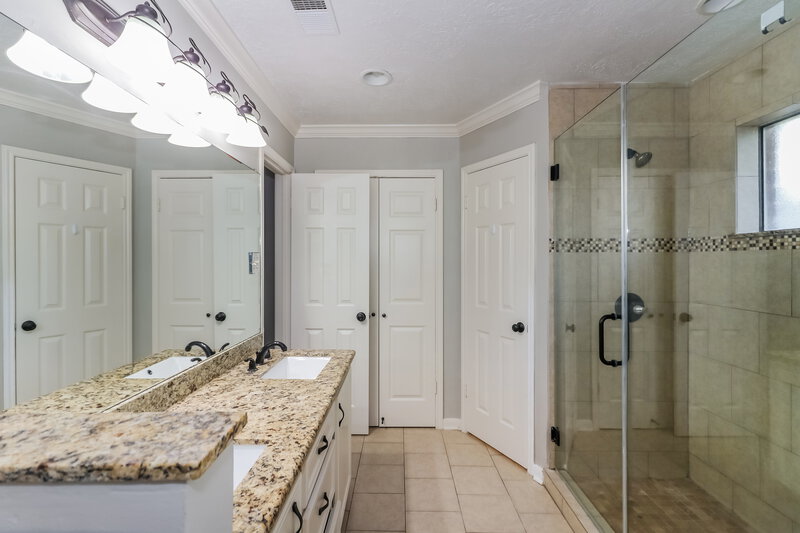 1,975/Mo, 1214 Strawberry Park Lane Katy, TX 77450 Main Bathroom View 2