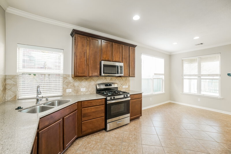 2,150/Mo, 17246 Lafayette Hollow Lane Humble, TX 77346 Kitchen View