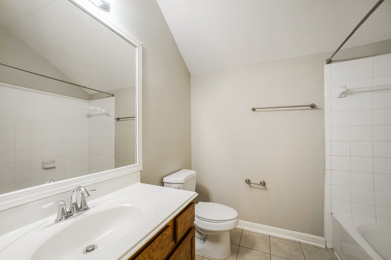 2,150/Mo, 17246 Lafayette Hollow Lane Humble, TX 77346 Bathroom View
