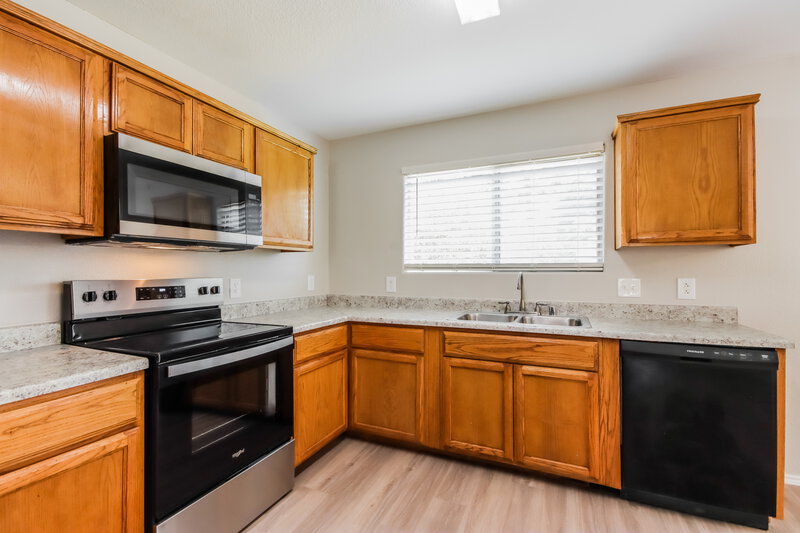 1,720/Mo, 16771 N Thrasher Drive Conroe, TX 77385 Kitchen View 2