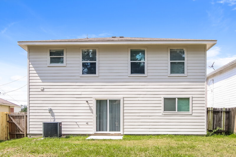 1,720/Mo, 16771 N Thrasher Drive Conroe, TX 77385 Rear View