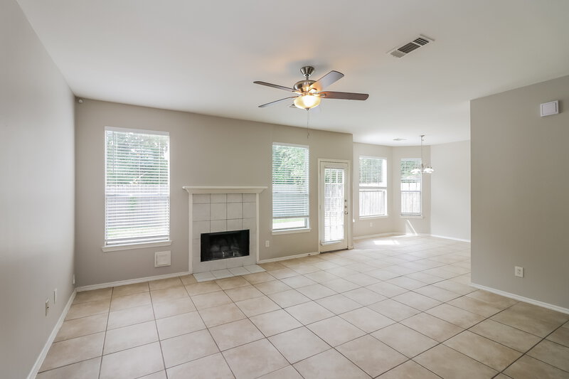 1,910/Mo, 3310 Tenaha Drive Houston, TX 77014 Living Room View 2