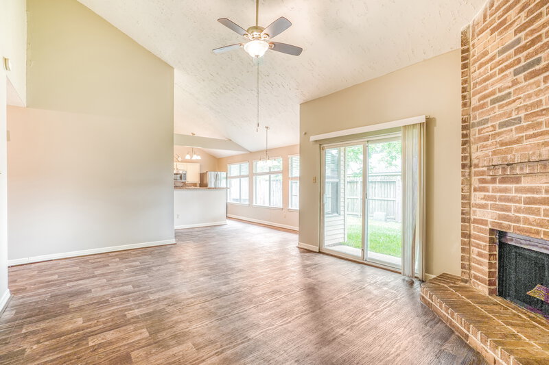 1,765/Mo, 15238 Bedford Glen Drive Channelview, TX 77530 Living Room View 2