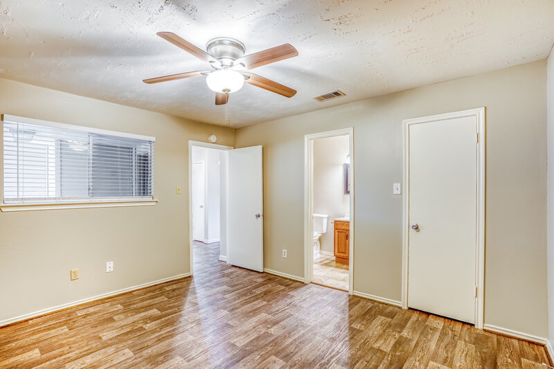 1,765/Mo, 15238 Bedford Glen Drive Channelview, TX 77530 Main Bedroom View 2