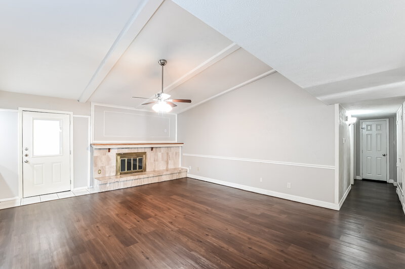 1,800/Mo, 2719 Killdeer Lane Humble, TX 77396 Living Room View 2