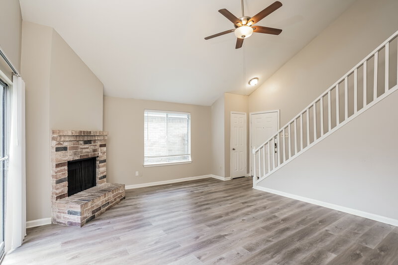 1,760/Mo, 5907 Beaconridge Drive Houston, TX 77053 Living Room View 2