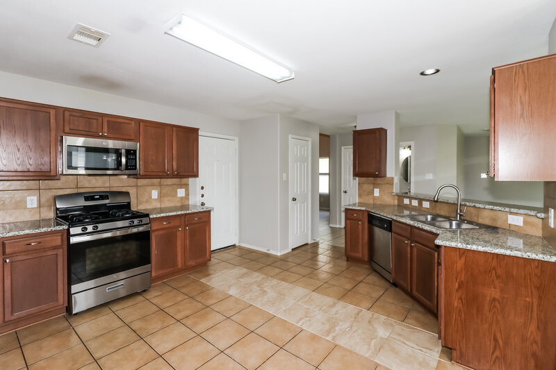 1,830/Mo, 20318 Clydesdale Ridge Drive Humble, TX 77338 Kitchen View
