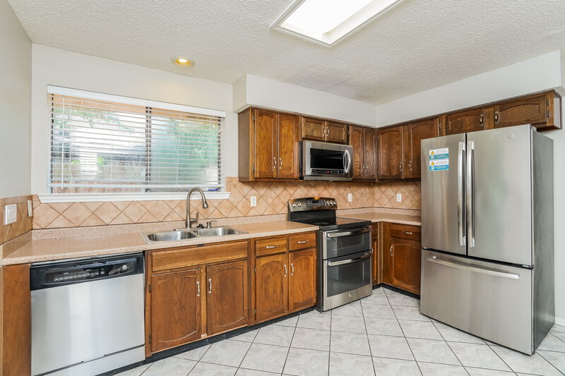 1,910/Mo, 17319 Huntersglen Circle Humble, TX 77396 Kitchen View