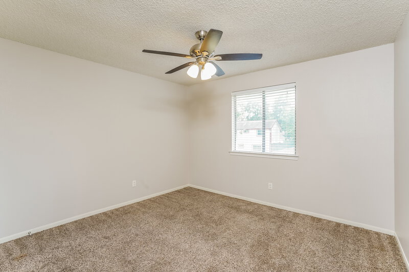 1,910/Mo, 17319 Huntersglen Circle Humble, TX 77396 Main Bedroom View 2