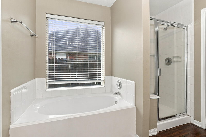 1,980/Mo, 3122 Rainpark Lane Katy, TX 77449 Primary Bathroom View 2