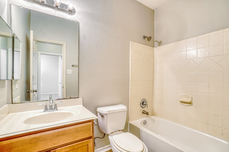 1,965/Mo, 8715 Elm Drake Lane Humble, TX 77338 Bathroom View