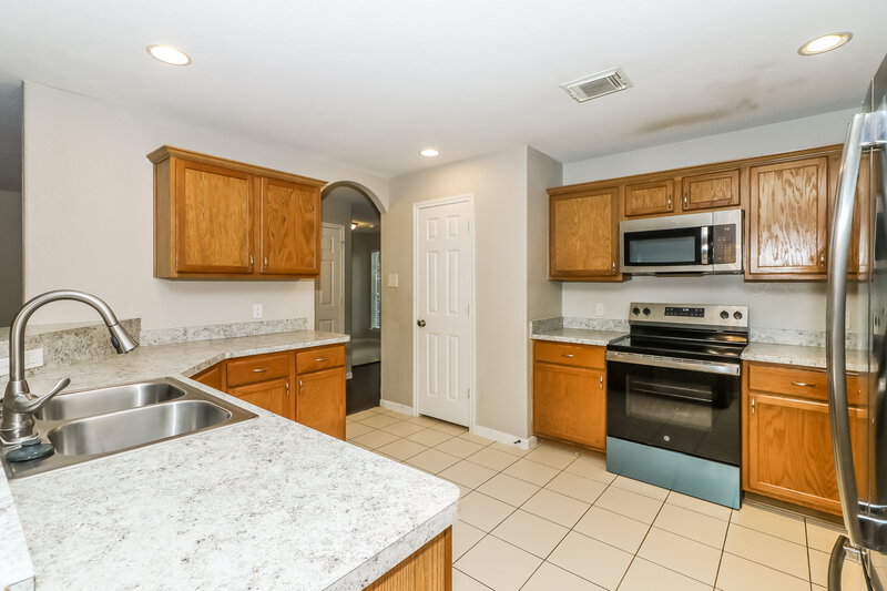 1,755/Mo, 11118 Opatrny Meadows Lane Houston, TX 77064 Kitchen View 2