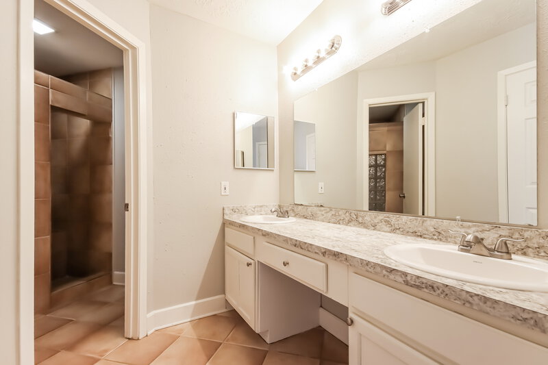 1,965/Mo, 7227 Dogwood Trail Drive Humble, TX 77346 Main Bathroom View