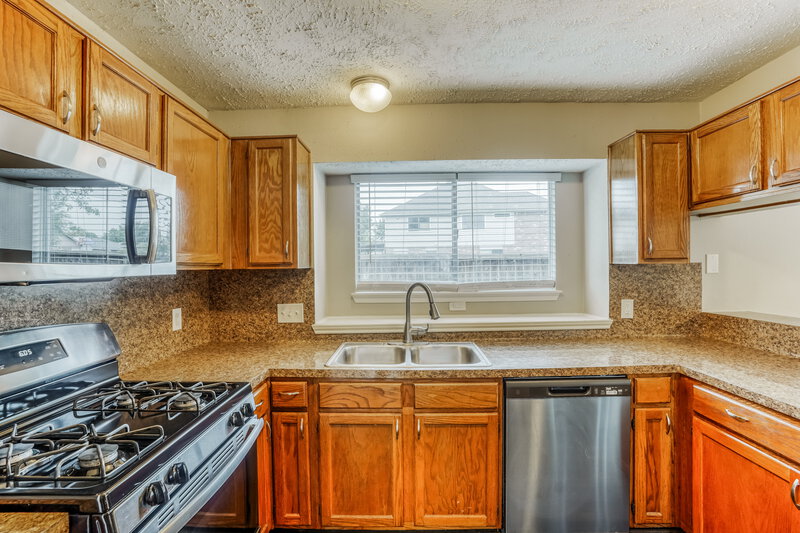 1,940/Mo, 2002 Hickory Glen Dr Missouri City, TX 77489 Kitchen View