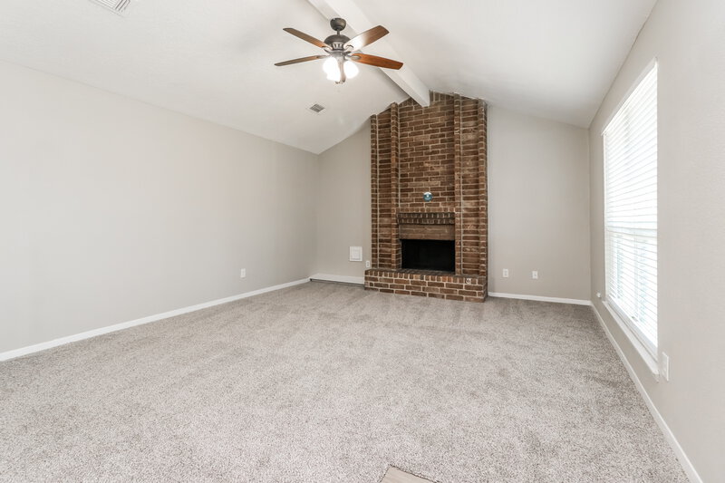 1,850/Mo, 16818 Swanmore Drive Humble, TX 77396 Living Room View