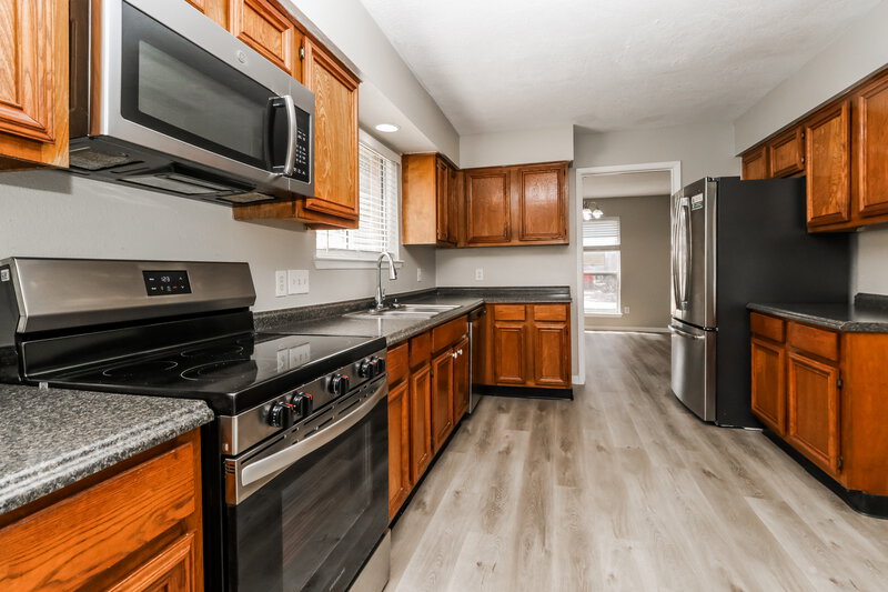 1,850/Mo, 16818 Swanmore Drive Humble, TX 77396 Kitchen View