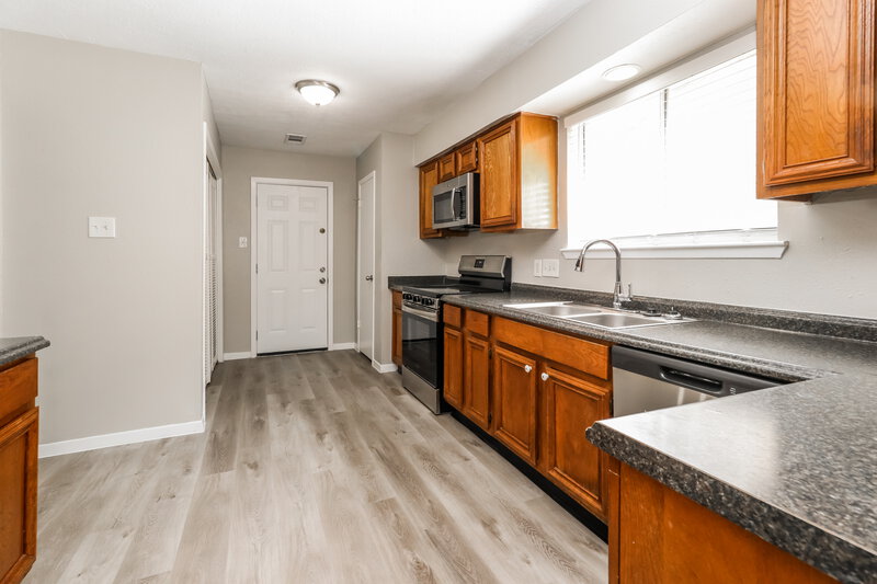 1,850/Mo, 16818 Swanmore Drive Humble, TX 77396 Kitchen View 2