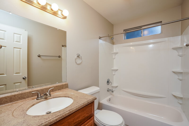 1,645/Mo, 20117 Dawn Mist Dr Humble, TX 77346 Bathroom View