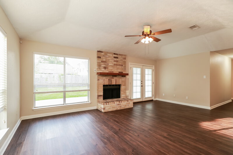 2,025/Mo, 7323 Echo Pines Dr Humble, TX 77346 Living Room View