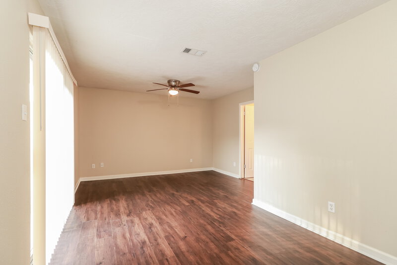 2,025/Mo, 7323 Echo Pines Dr Humble, TX 77346 Main Bedroom View