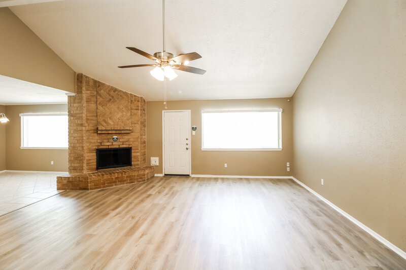 1,765/Mo, 2535 Goldspring Ln Spring, TX 77373 Living Room View