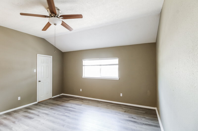 1,765/Mo, 2535 Goldspring Ln Spring, TX 77373 Main Bedroom View