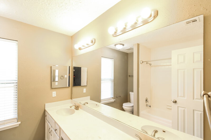 1,765/Mo, 2535 Goldspring Ln Spring, TX 77373 Main Bathroom View