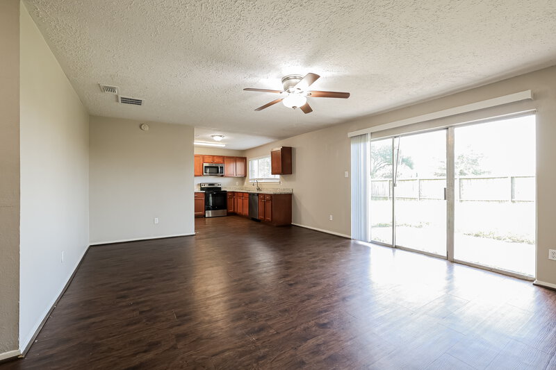 1,680/Mo, 7703 Leather Market St Houston, TX 77064 Living Room View 2