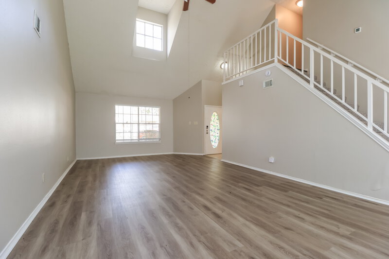 2,365/Mo, 19810 Misty Pines Dr Humble, TX 77346 Living Room View 3