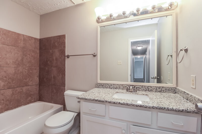 2,365/Mo, 19810 Misty Pines Dr Humble, TX 77346 Bathroom View
