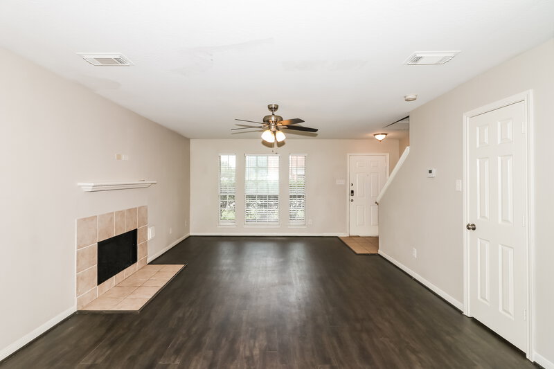 1,785/Mo, 12202 Greencanyon Dr Houston, TX 77044 Living Room View