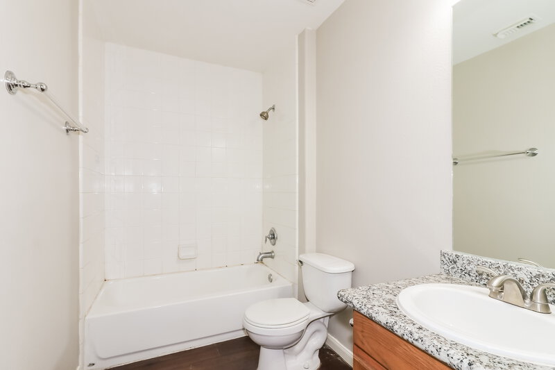 1,785/Mo, 12202 Greencanyon Dr Houston, TX 77044 Main Bedroom View