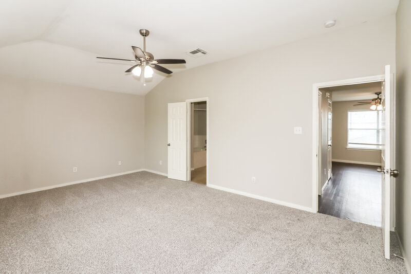 1,785/Mo, 12202 Greencanyon Dr Houston, TX 77044 Main Bedroom View 3