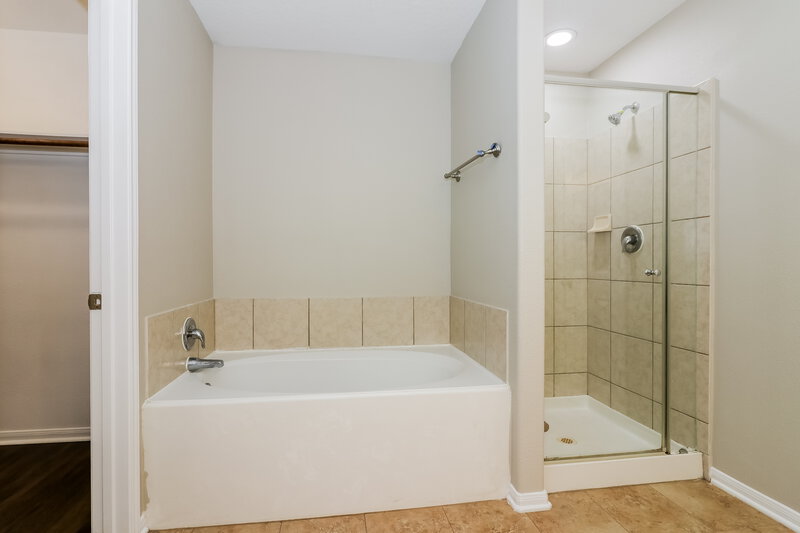 1,995/Mo, 20642 Ricewood Village Trail Katy, TX 77449 Main Bathroom View