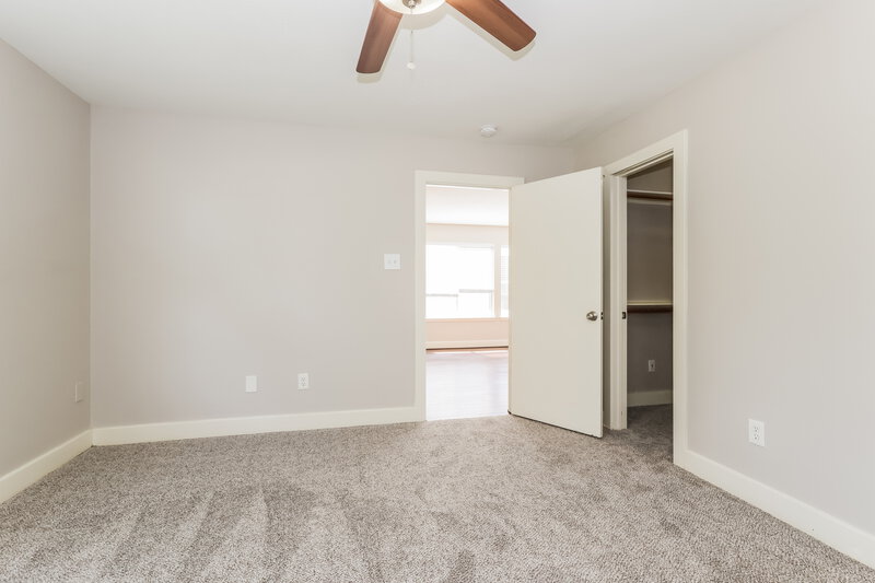1,755/Mo, 9711 Farrell Dr Houston, TX 77070 Main Bedroom View 2