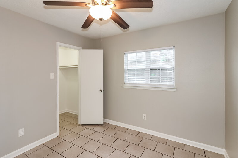 1,620/Mo, 15203 Beechnut St Houston, TX 77083 Main Bedroom View